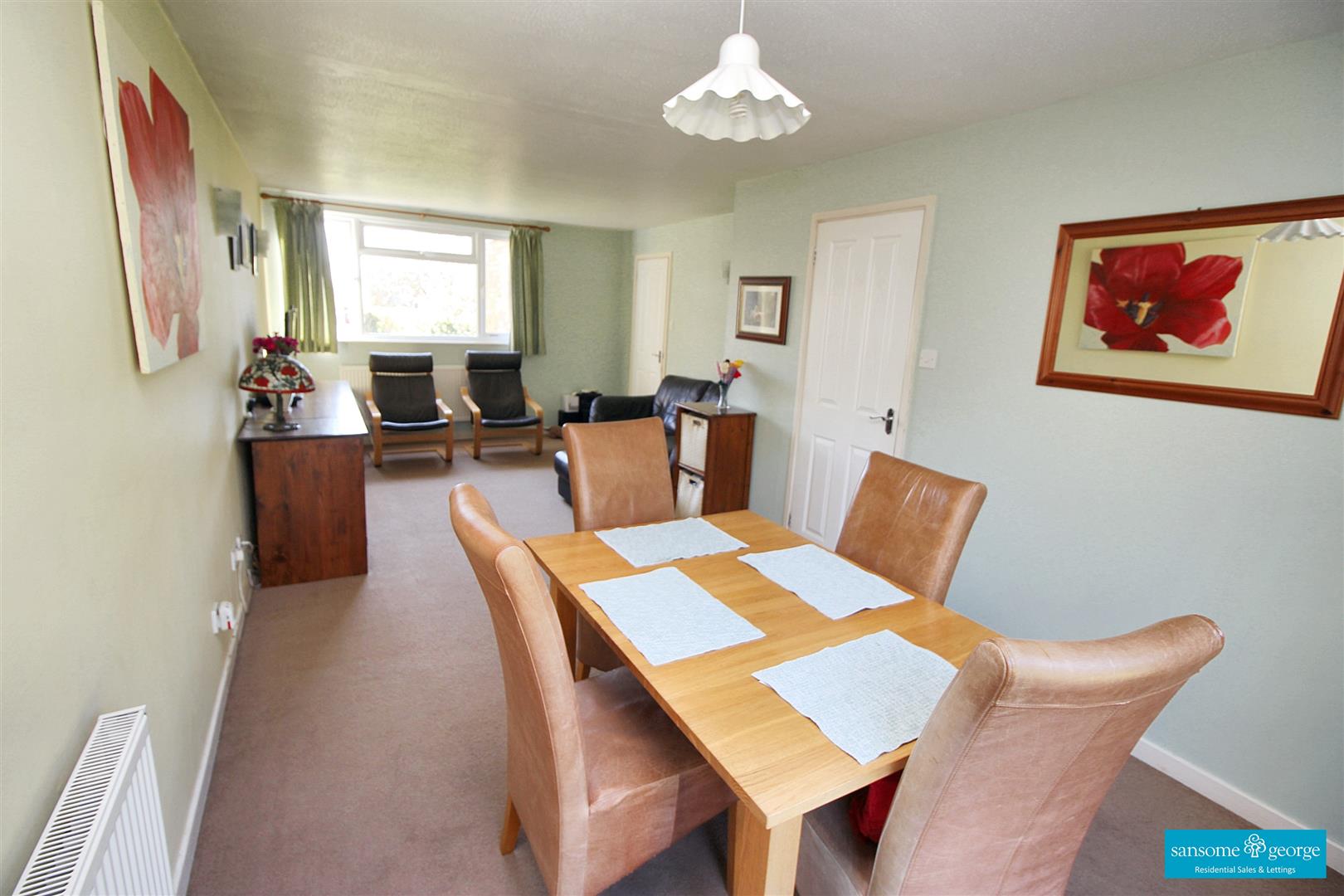 Sandhills Way, Calcot